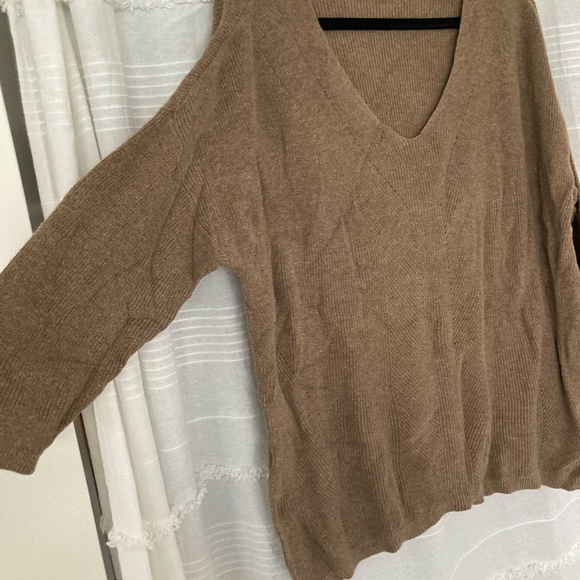 3/$10 SALE Tan Three Quarter Sleeve Lightweight Sweater - Picture 2 of 4